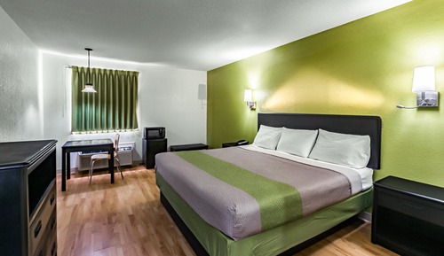 Deluxe Room, 1 King Bed, Non Smoking, Refrigerator & Microwave
