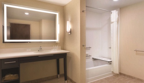 Suite, 2 Queen Beds, Accessible, Bathtub