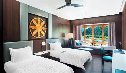 Deluxe Room, 2 Twin Beds, River View