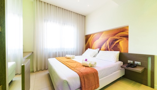 Superior Double Room, Non Smoking, Canal View