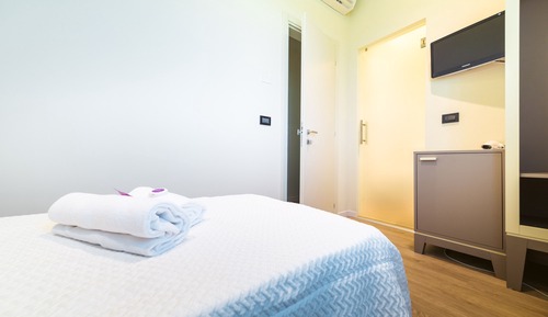 Economy Single Room, Non Smoking, Canal View