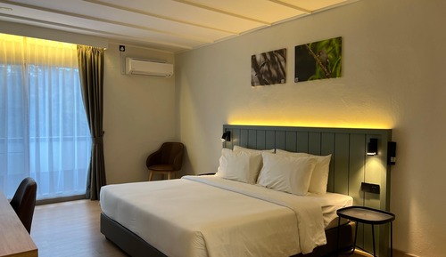 Room, 1 King Bed, Golf View