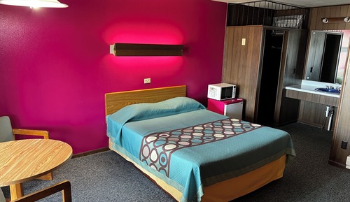 Standard Room, 1 Queen Bed