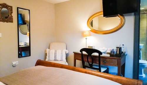 Superior Room, 1 King Bed