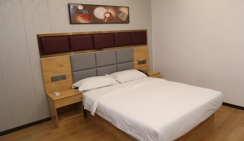 Single Room, City View