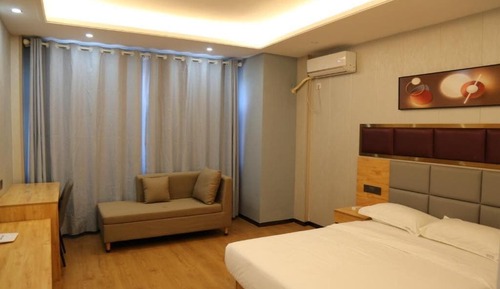 Comfort Triple Room, City View