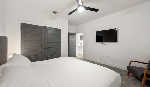 Signature Apartment, City View