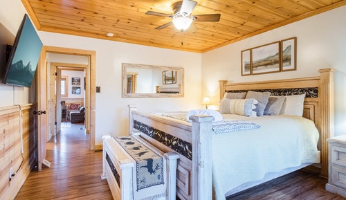 Cabin, Multiple Beds, Hot Tub, Mountain View (VC610)