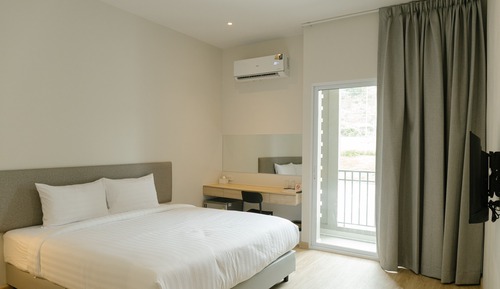 Standard Room, 1 King Bed