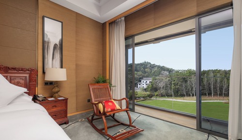 Premium Suite
