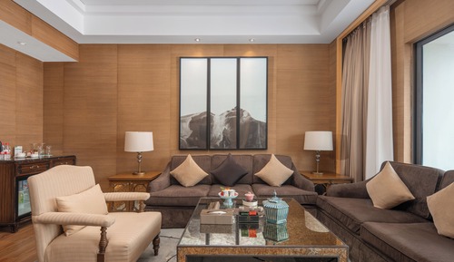 Luxury Suite