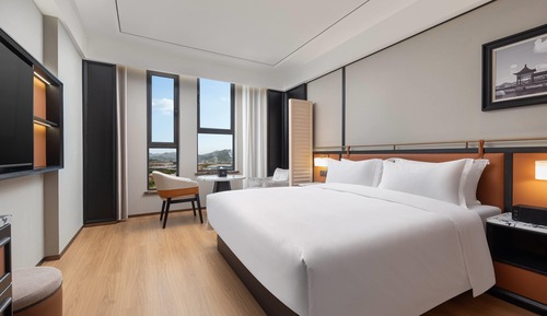 Deluxe Room, 1 King Bed, Non Smoking