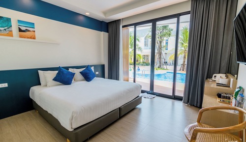 Deluxe Double Room, Balcony, Pool View