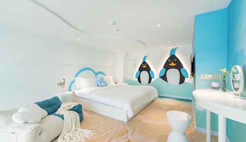 Penguin Tales (Fun Slide)