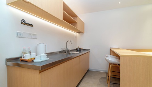 Senior Twin Room, Courtyard View