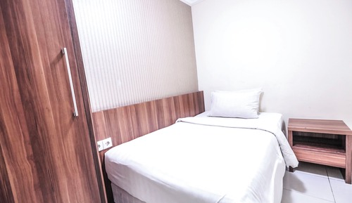Deluxe Triple Room, Balcony, City View