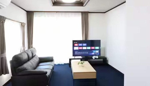 Basic House, City View