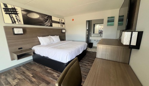 Standard Single King Bed - 2nd Floor