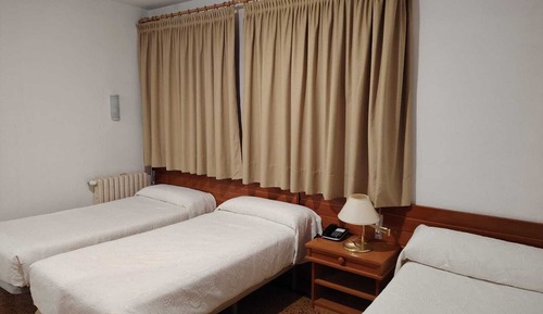 Basic Triple Room
