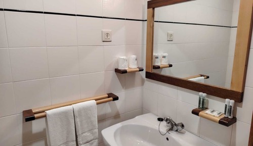Basic Double or Twin Room, Mountain View