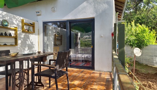 Economy Room, Garden View