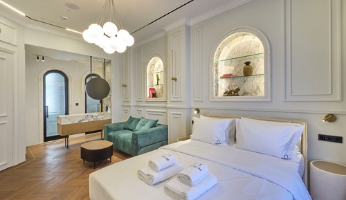 Superior Suite, City View