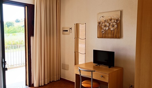 Standard Double or Twin Room, Air conditioning, Hill View
