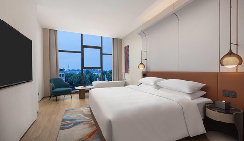 Deluxe Room, 1 King Bed, Non Smoking