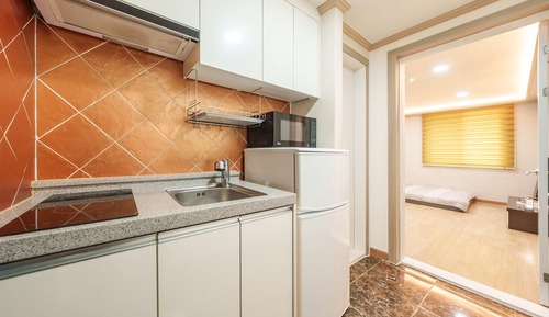 Basic Room, 1 Bedroom (Room 402 (BBQ / Netflix))