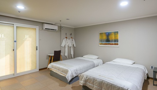 Single Twin Room