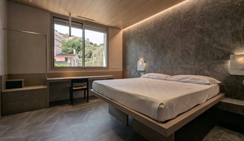 Standard Double or Twin Room, Non Smoking, Hill View