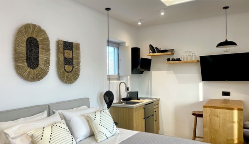 Deluxe Suite, City View
