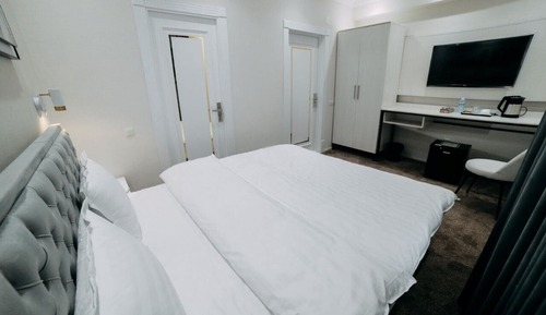 Luxury Single Room, City View