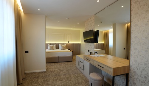Superior Triple Room, Balcony, City View