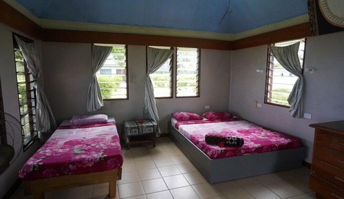 Basic Studio, Sea View