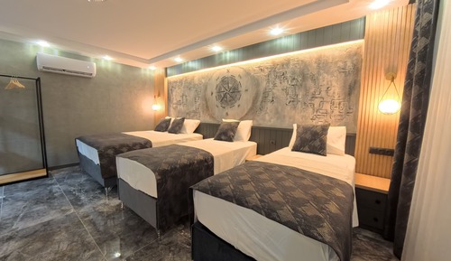 Deluxe Suite, Balcony, Mountain View