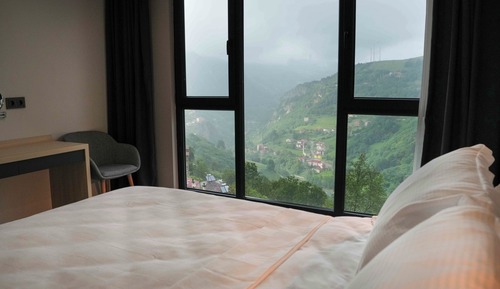 Suite, Valley View