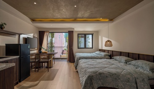 Family Studio Suite, Balcony, City View