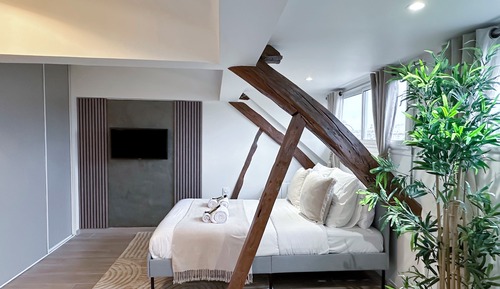 Superior Studio Suite, City View