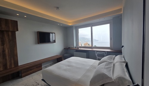 Room, Sea View