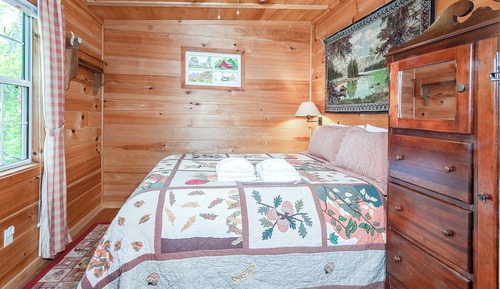 Classic Cabin, Hill View