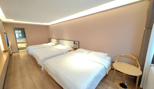 Family Quadruple Room, Courtyard View