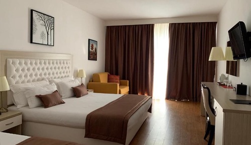 Suite, Sea View
