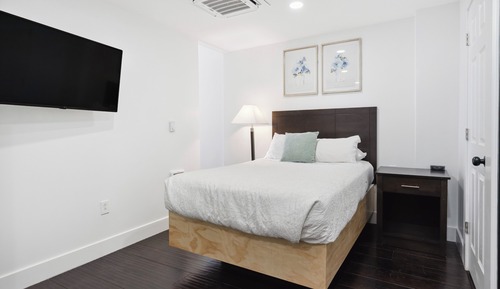 Design Studio Suite, 1 Double Bed, Non Smoking, Private Bathroom