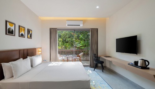 Deluxe Double Room, Balcony, Garden View