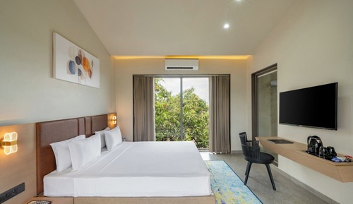 Superior Double Room, Balcony, Garden View