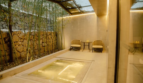 Signature Suite