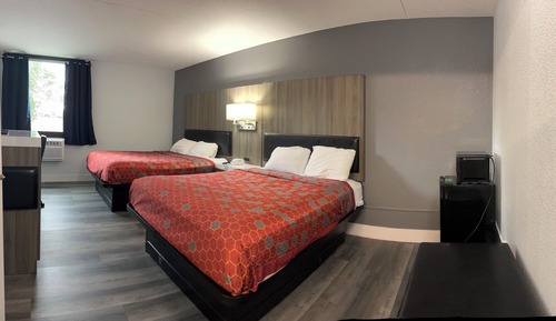 Deluxe Room, 2 Queen Beds, Non Smoking