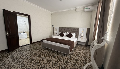 Luxury Suite