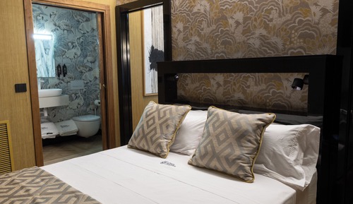 Luxury Studio Suite, City View